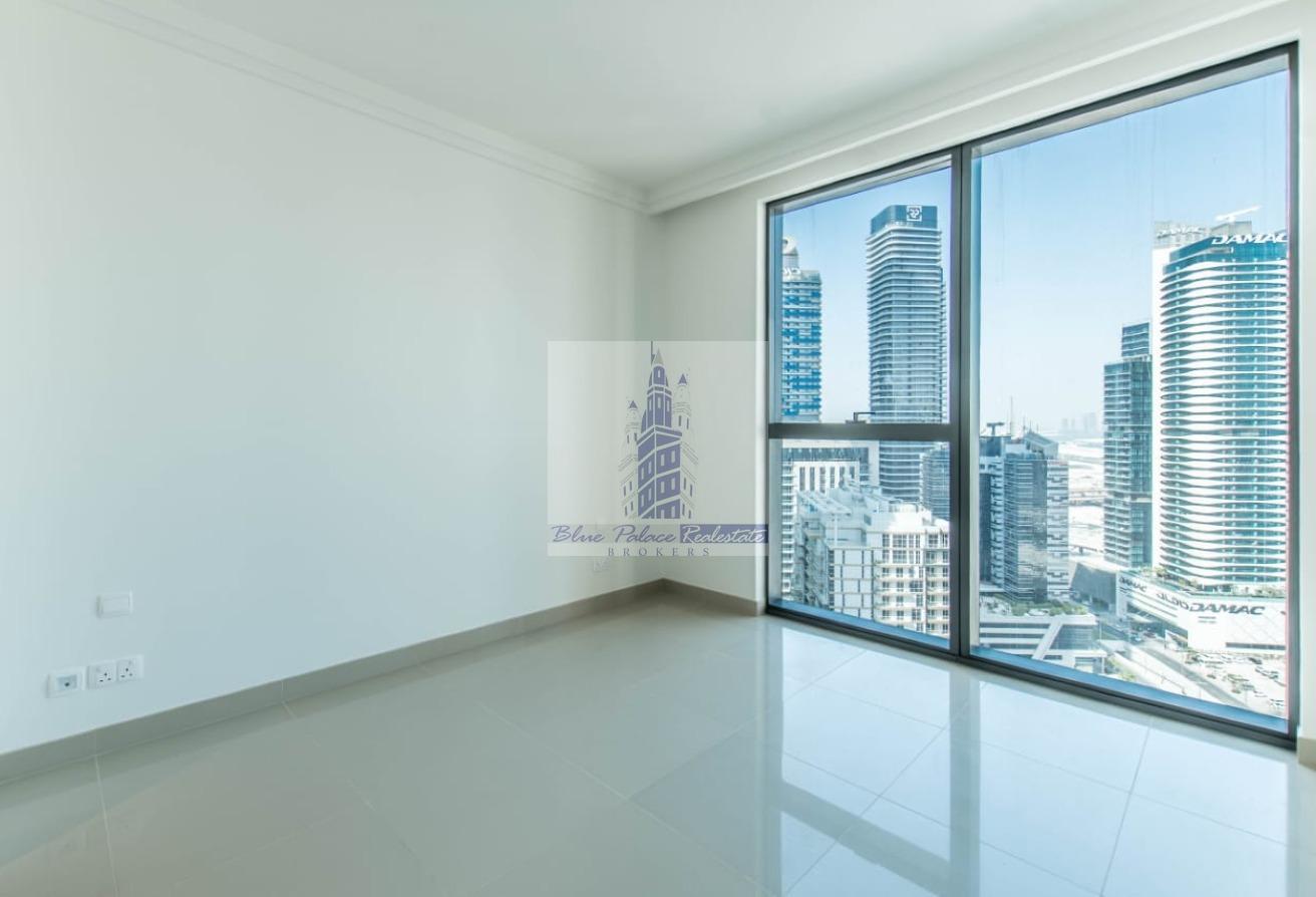 Three Bedroom Burj view High floor unfurnished photo 3
