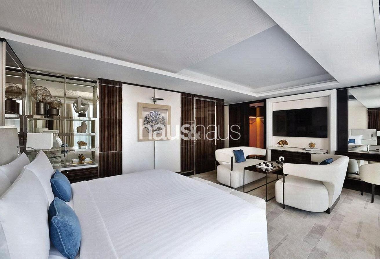 Presidential Suite | Bills and Service Included photo 8