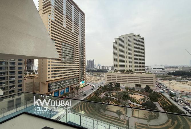 Near Schools and Mall | Private Jacuzzi | Vacant