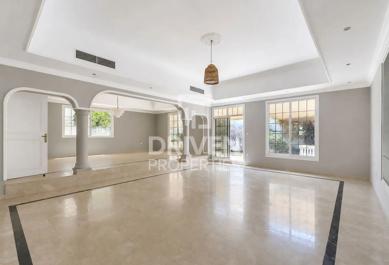 156894009 - Property Main Image