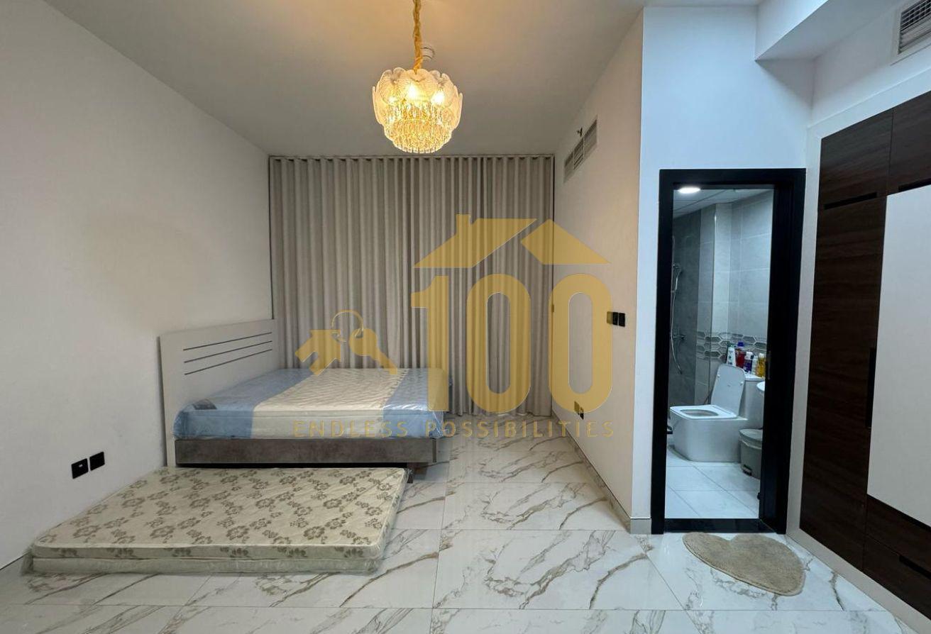 Classy Studio | Balcony | Highway Facing photo 6