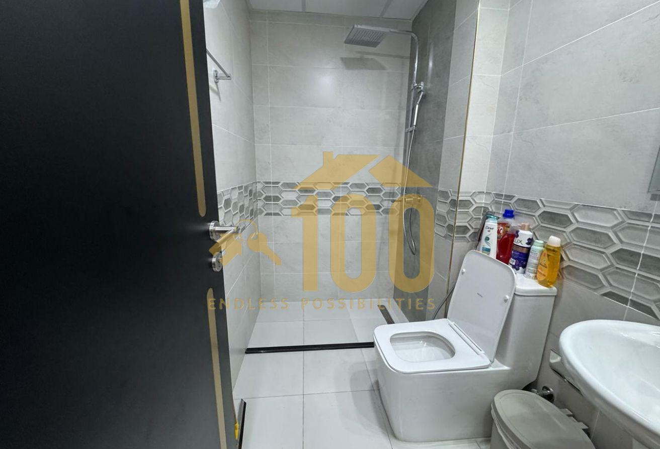 Classy Studio | Balcony | Highway Facing photo 16