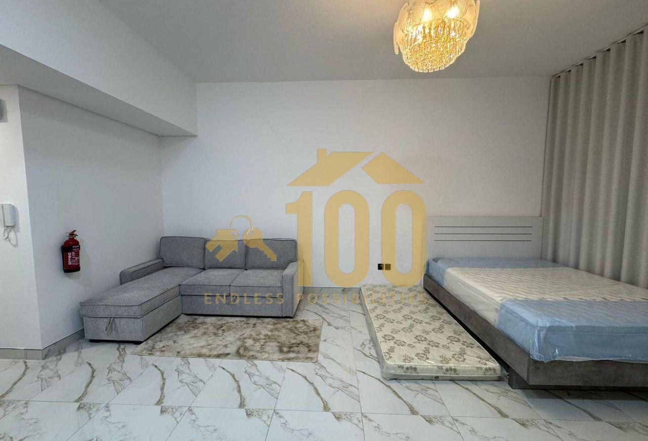 Classy Studio | Balcony | Highway Facing photo 5
