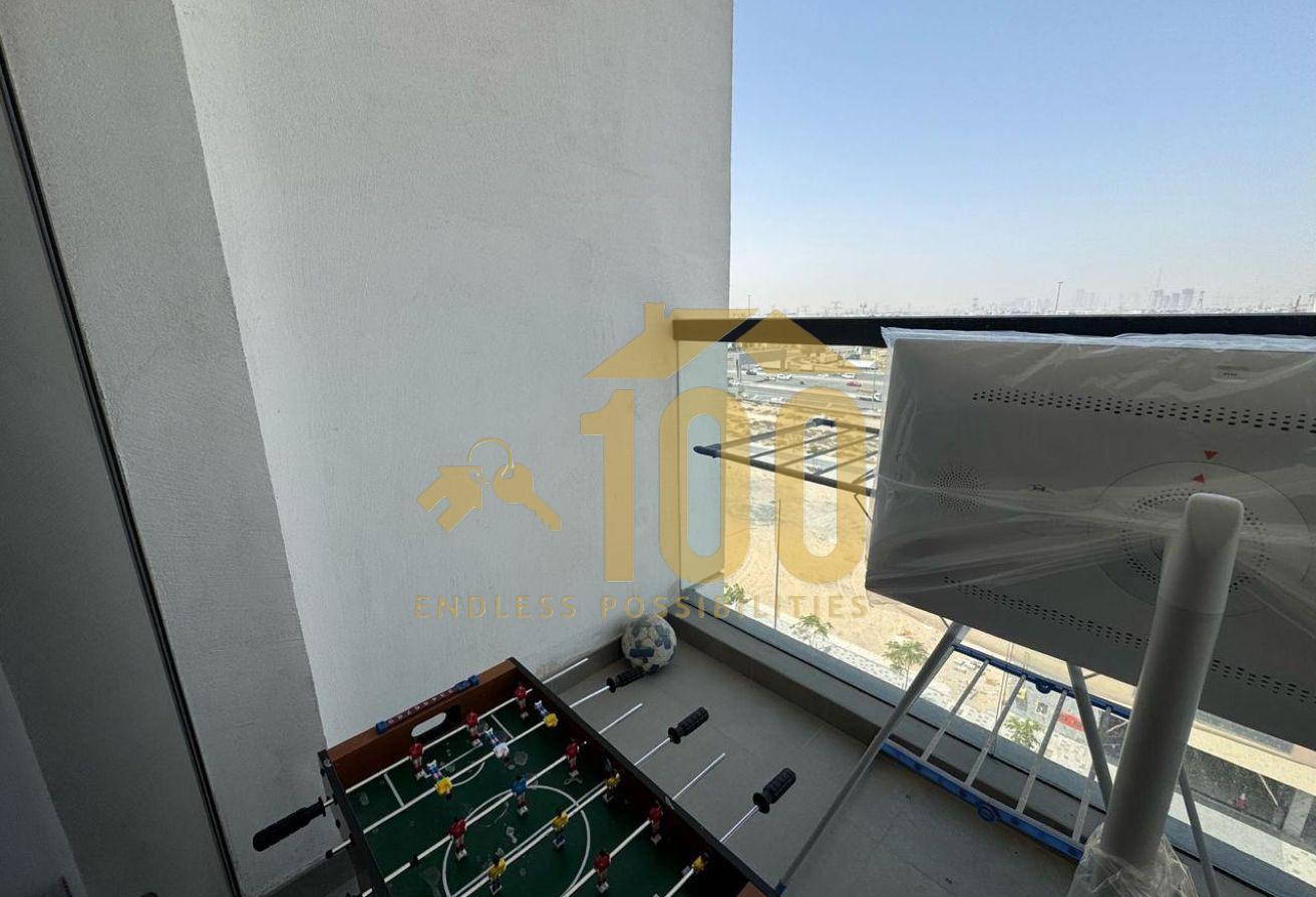 Classy Studio | Balcony | Highway Facing photo 3