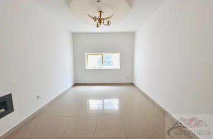 Apartment - 1 Bedroom - 2 Bathrooms for rent in Muwaileh 29 Building - Muwaileh - Sharjah