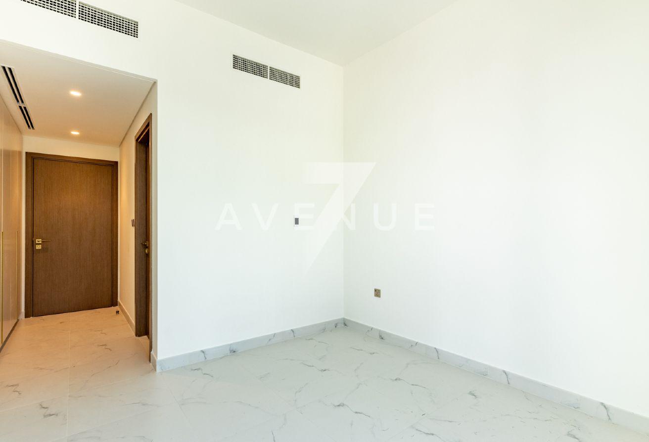 Natural Lighting I Huge Lay-out I Premium Quality photo 9