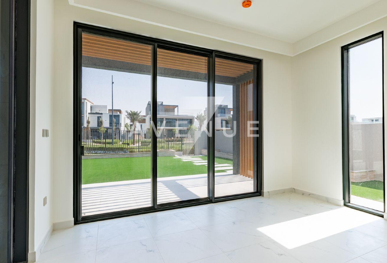 Natural Lighting I Huge Lay-out I Premium Quality photo 3