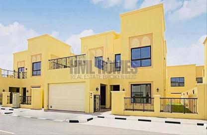Villa - 4 - 5 for sale in Nad Al Sheba Villas - Nad Al Sheba 3 - Nad Al Sheba - Dubai