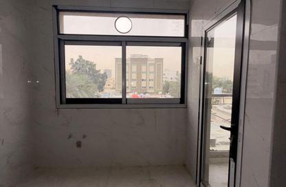 عمارة بالكامل - 8 غرف نوم - 8 حمامات للبيع في الراشدية 2 - الراشدية - عجمان
