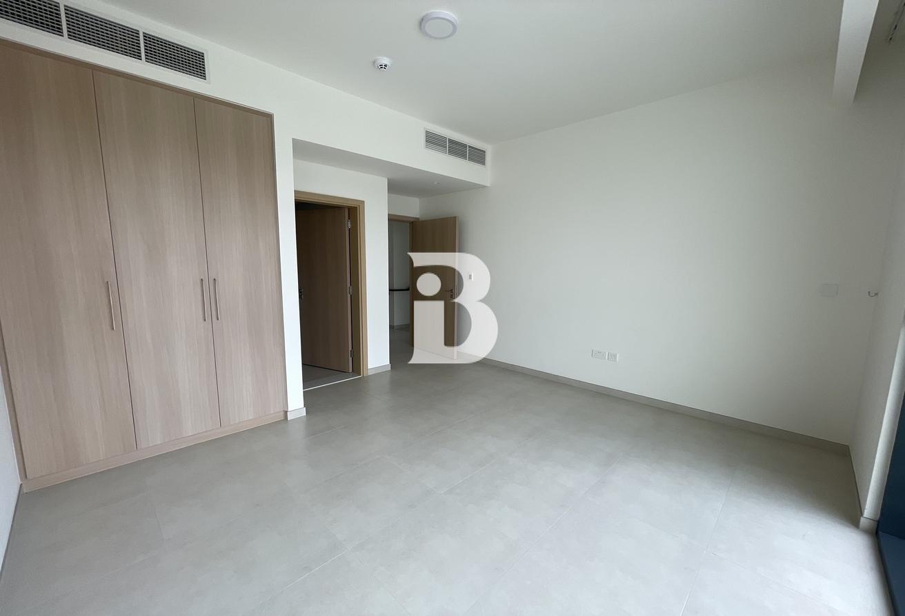 PARK VIEW|PRIME LOCATION | READY TO MOVE photo 3
