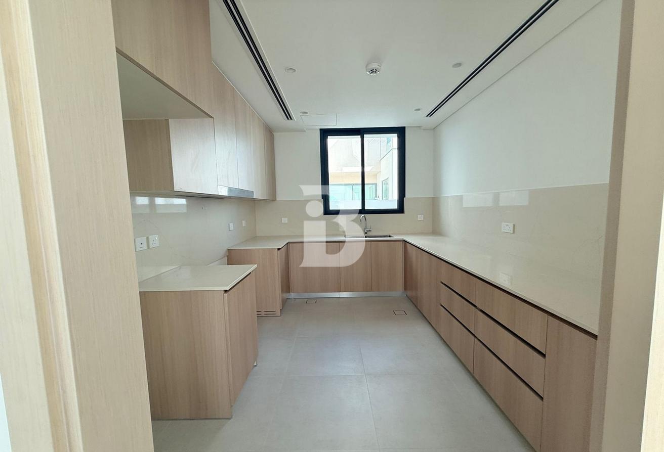 PARK VIEW|PRIME LOCATION | READY TO MOVE photo 8
