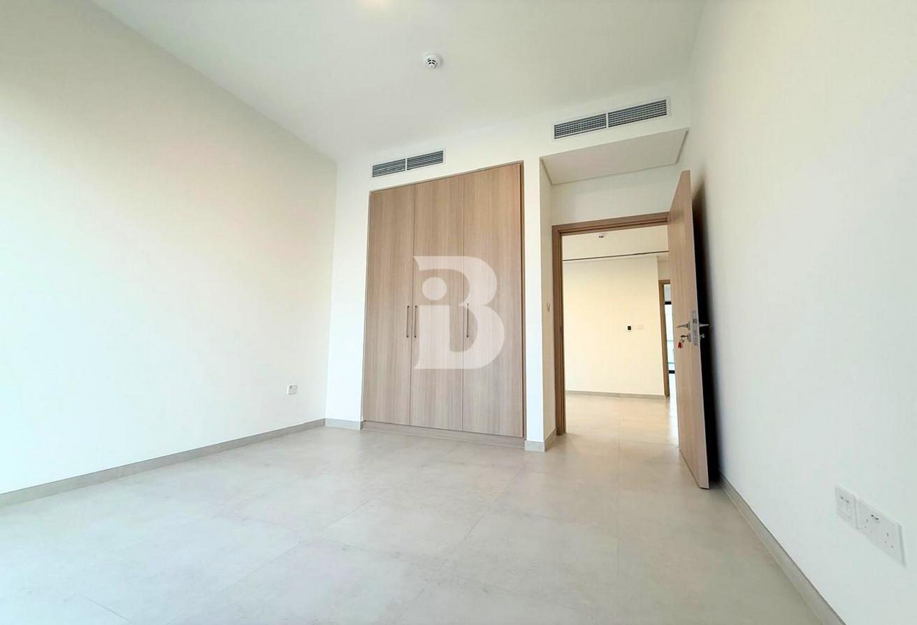 PARK VIEW|PRIME LOCATION | READY TO MOVE photo 6