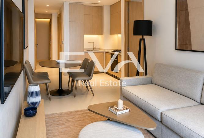 FULLY FURNISHED | BRIGHT AND VACANT photo 3