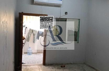 سكن عمال - استوديو - 8 حمامات للايجار في بناية اس جي 10 - المنطقة الصناعية رقم 10 - المنطقة الصناعية بالشارقة - الشارقة
