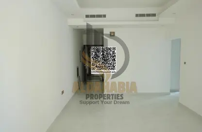 عمارة بالكامل - 8 غرف نوم - 8 حمامات للبيع في 3 المويهات - المويهات - عجمان