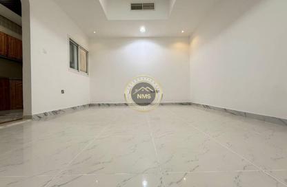 Apartment - Studio - 1 Bathroom for rent in Al Mushrif Villas - Al Mushrif - Abu Dhabi Apartment - Studio - 1 Bathroom for rent in Al Mushrif Villas - Al Mushrif - Abu Dhabi