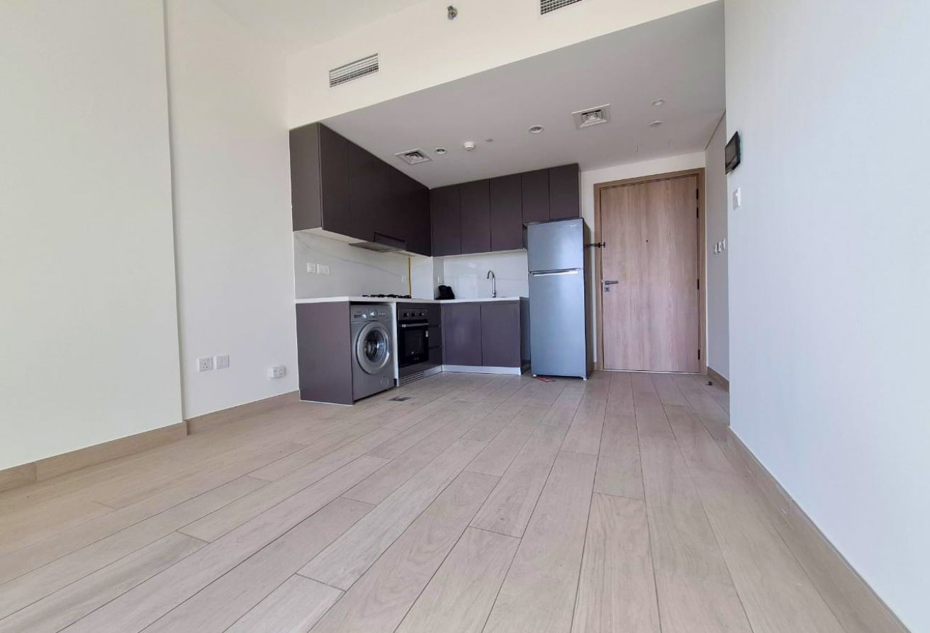 High Floor | Vacant | Spacious Unit
