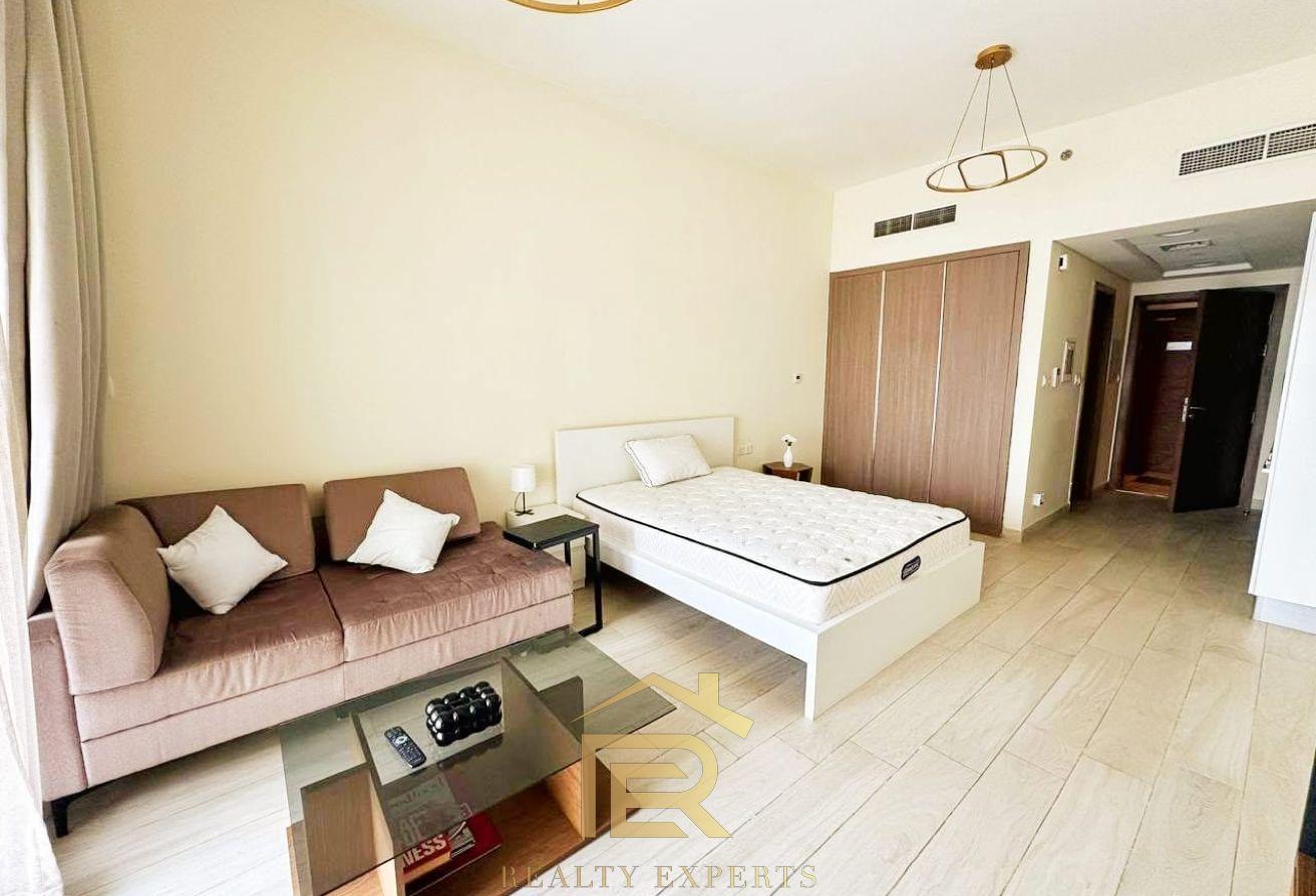SPACIOUS STUDIO | FULLY FURNISHED | READY TO MOVE! photo 3