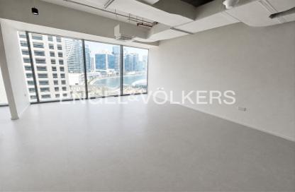 Office Space - Studio - 1 Bathroom for rent in The Binary Tower - Business Bay - Dubai