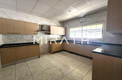 Villa - 4 Bedrooms - 4 Bathrooms for rent in Jumeirah 1 Villas - Jumeirah 1 - Jumeirah - Dubai