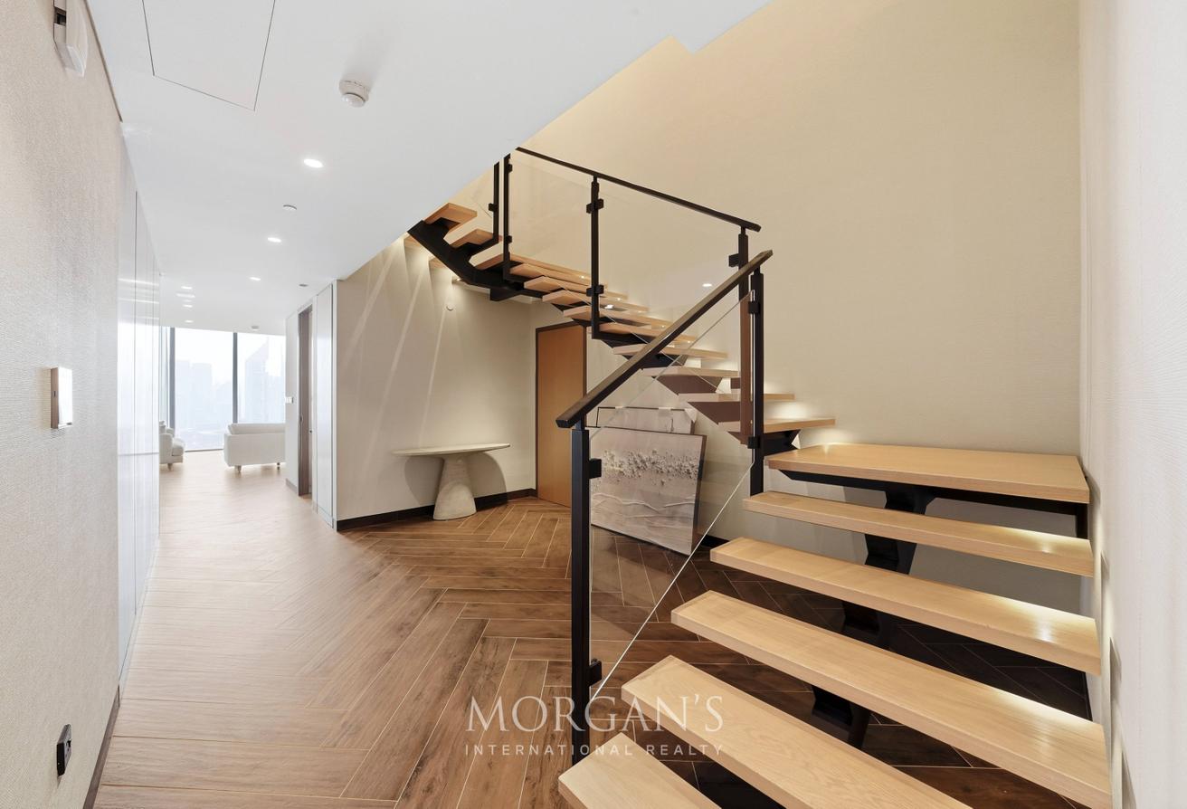 2BR+M | Furnished | Stunning | Balcony | Vacant photo 8
