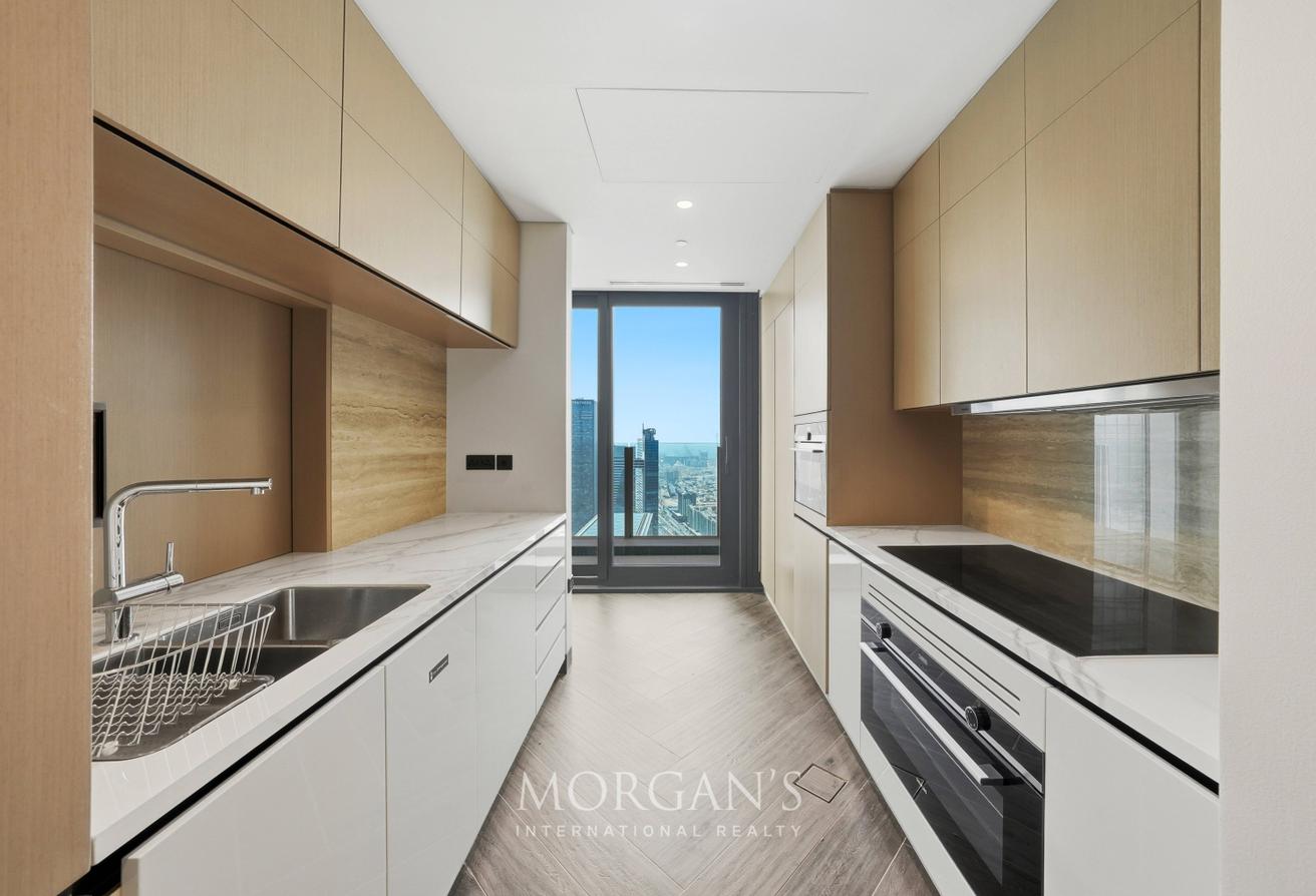 2BR+M | Furnished | Stunning | Balcony | Vacant photo 6