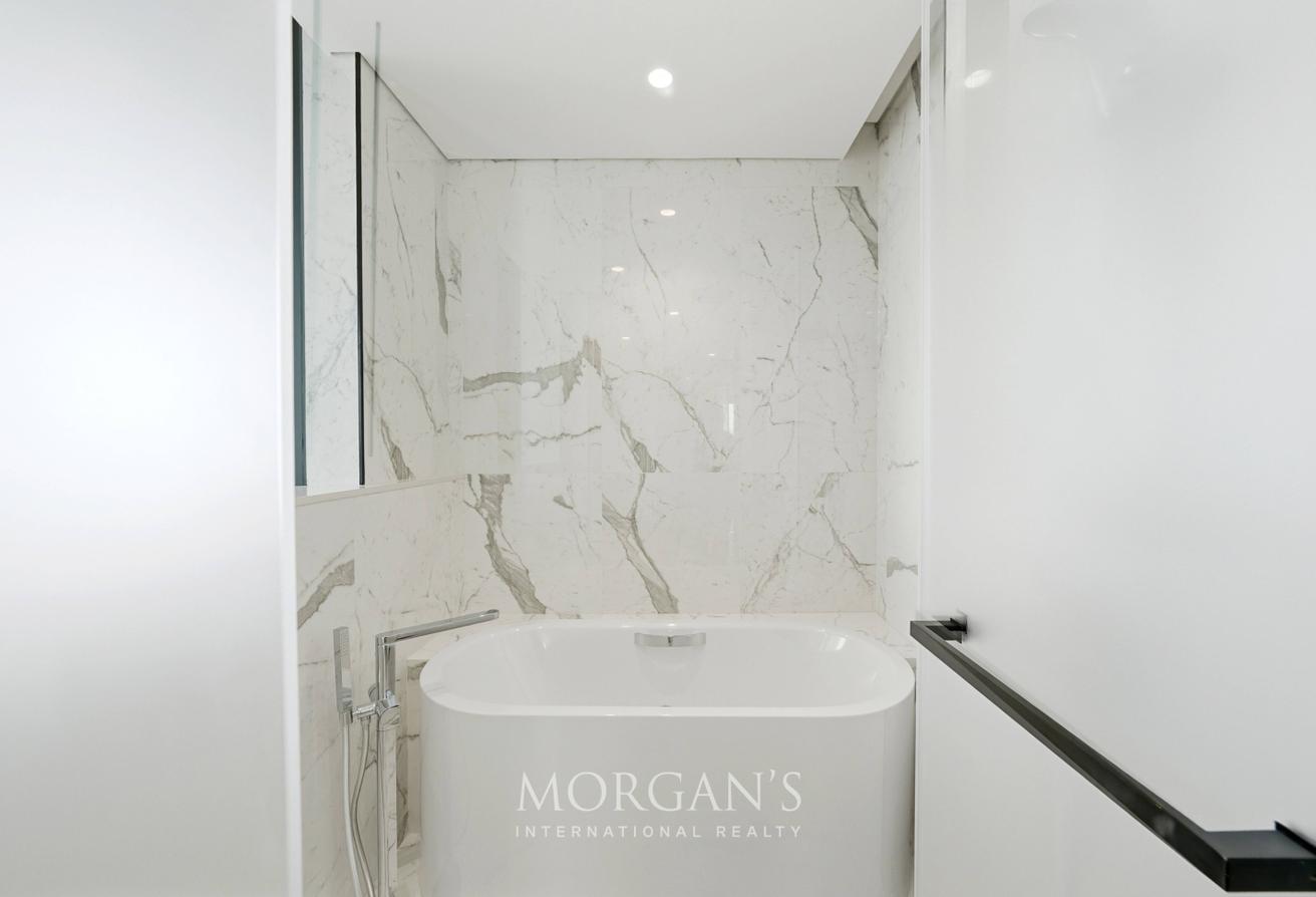 2BR+M | Furnished | Stunning | Balcony | Vacant photo 18