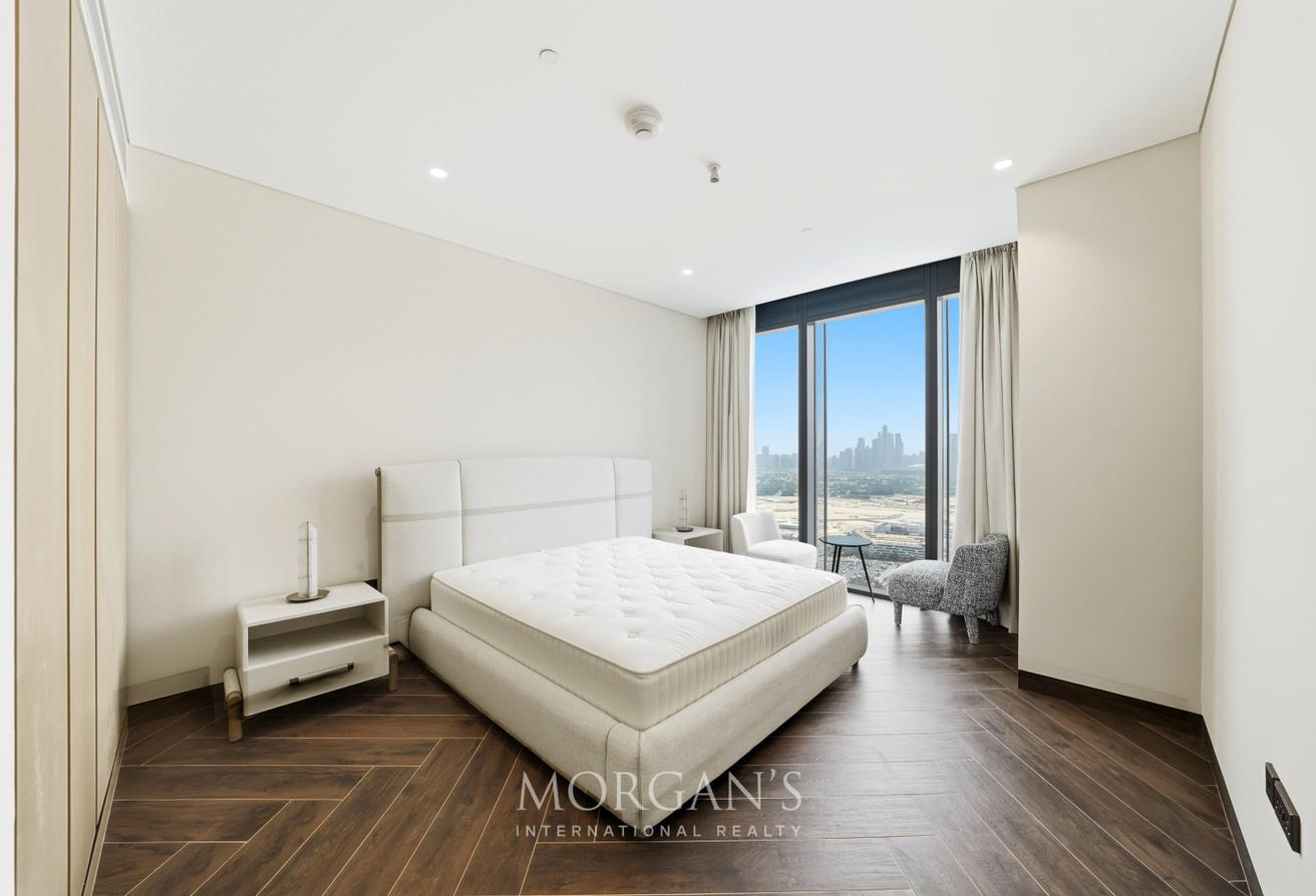 2BR+M | Furnished | Stunning | Balcony | Vacant photo 16