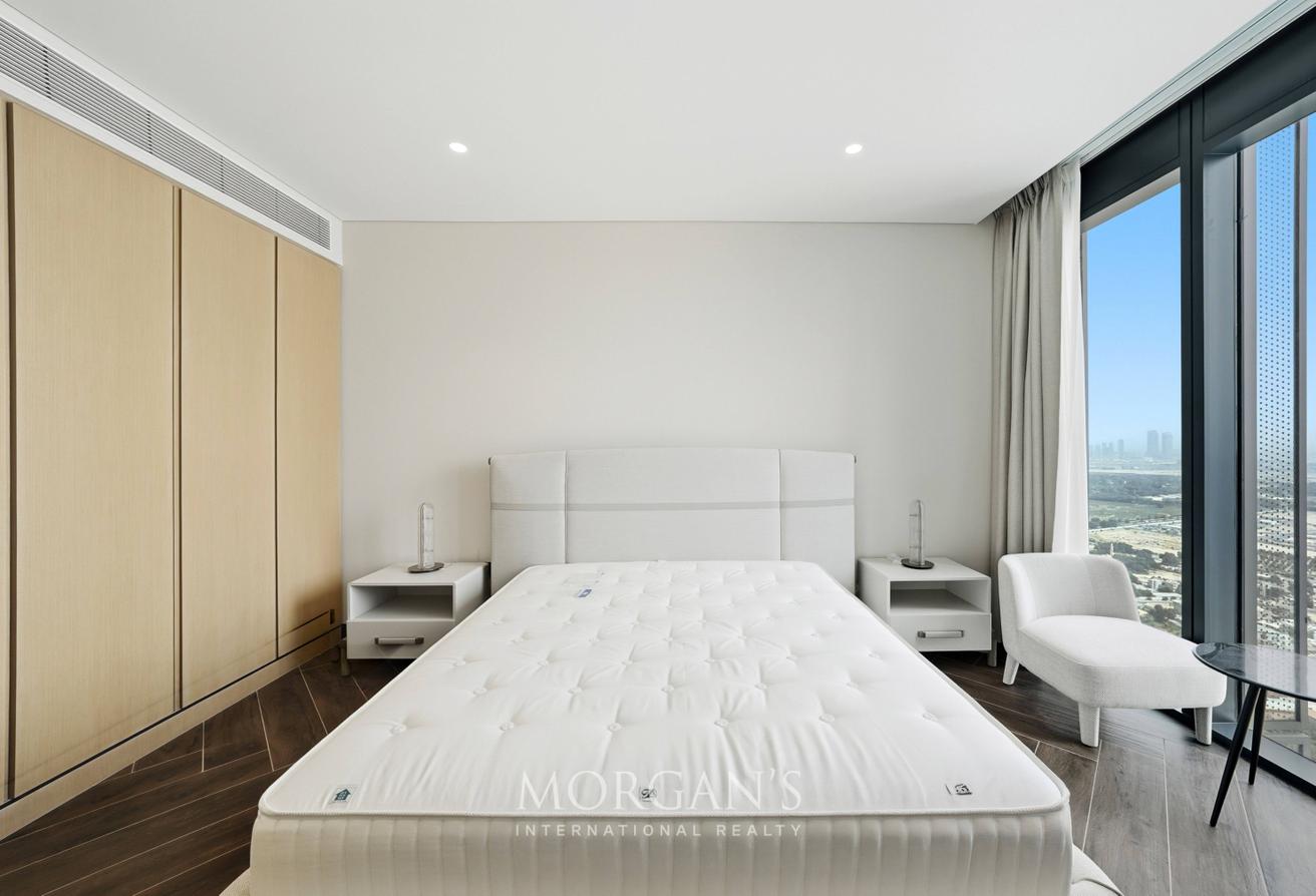 2BR+M | Furnished | Stunning | Balcony | Vacant photo 14