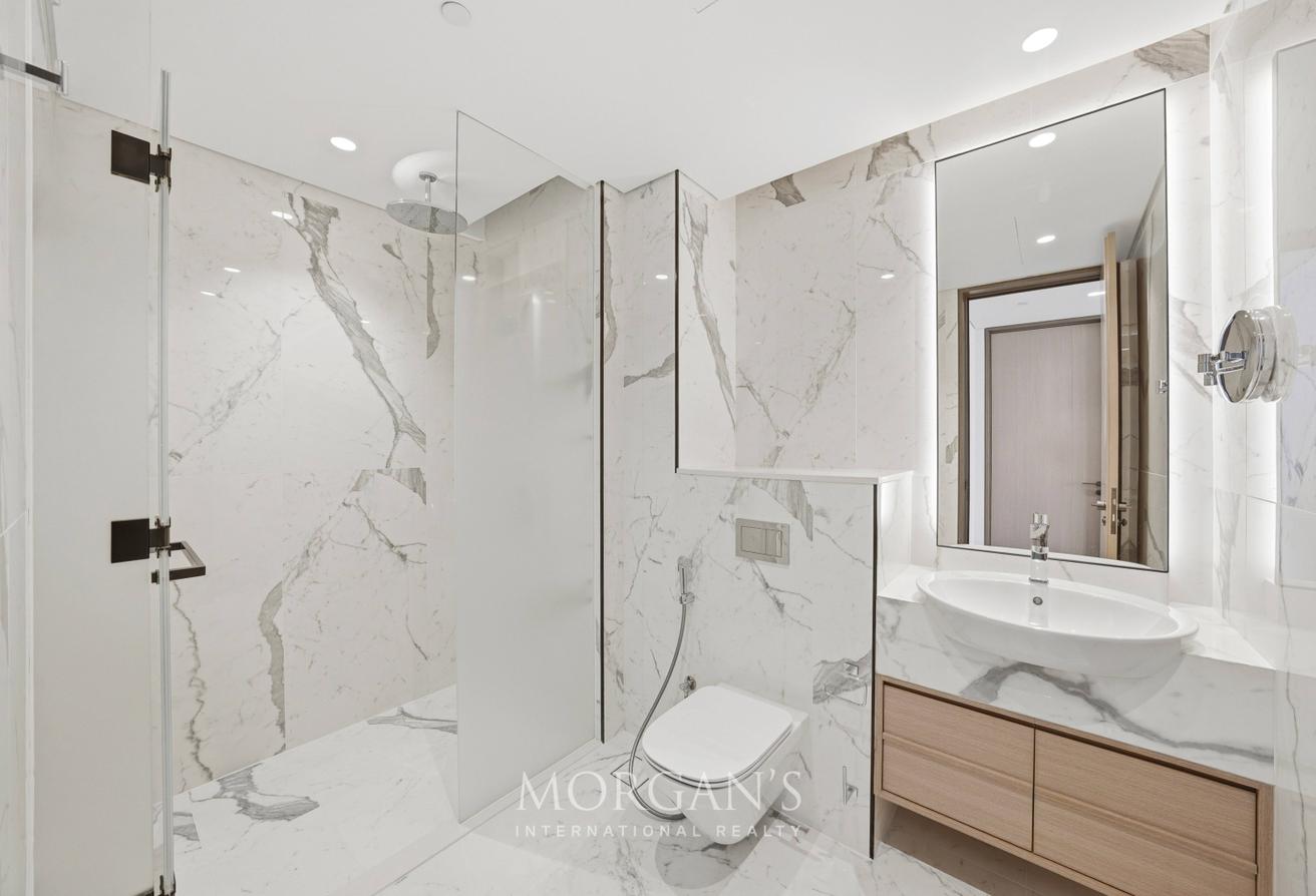 2BR+M | Furnished | Stunning | Balcony | Vacant photo 17