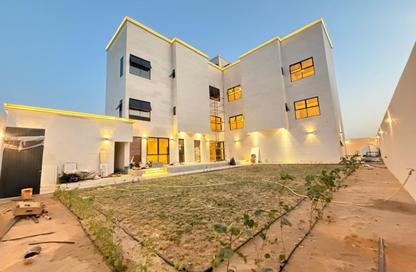 Villa - 7+ Bedrooms - 7+ Bathrooms for rent in Al Aweer 2 - Al Aweer - Dubai