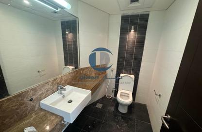 Apartment - 3 Bedrooms - 4 Bathrooms for rent in Shining Towers - Al Khalidiya - Abu Dhabi