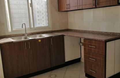 عمارة بالكامل - استوديو - 8 حمامات للبيع في الجرف الصناعية 2 - الجرف الصناعية - عجمان