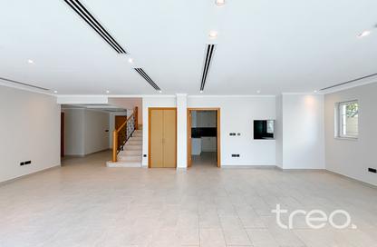 Villa - 4 Bedrooms - 5 Bathrooms for rent in District 8 - Jumeirah Park - Dubai