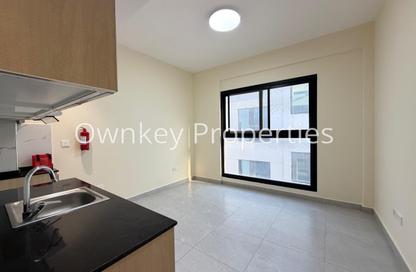 Apartment - Studio - 1 Bathroom for rent in Muna Karama Building - Al Karama - Dubai Apartment - Studio - 1 Bathroom for rent in Muna Karama Building - Al Karama - Dubai