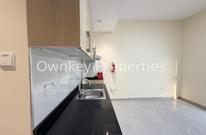 Apartment - Studio - 1 Bathroom for rent in Muna Karama Building - Al Karama - Dubai Apartment - Studio - 1 Bathroom for rent in Muna Karama Building - Al Karama - Dubai