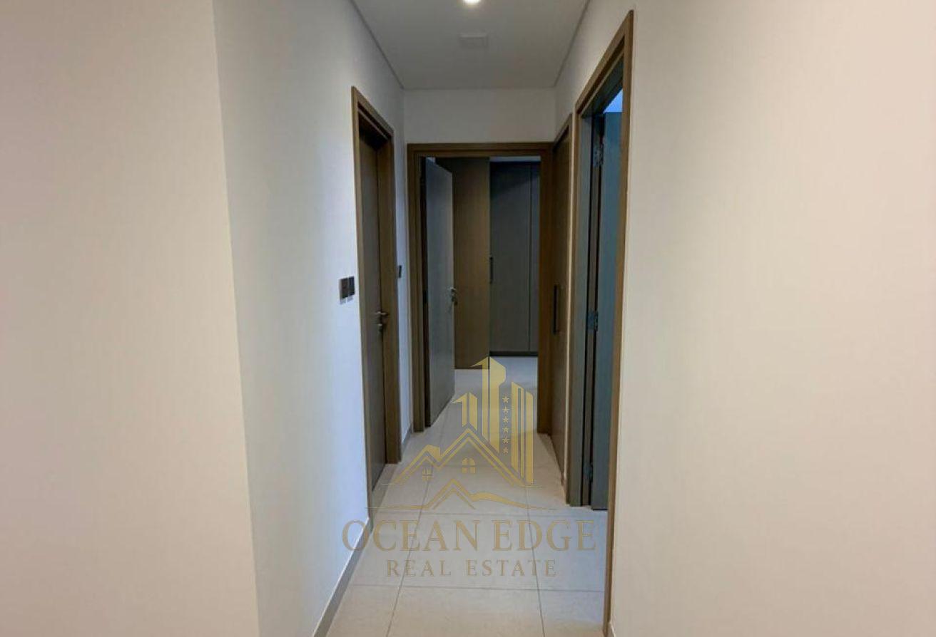Burj Royale | Spacious 2BR Unfurnished | Mid Floor photo 14