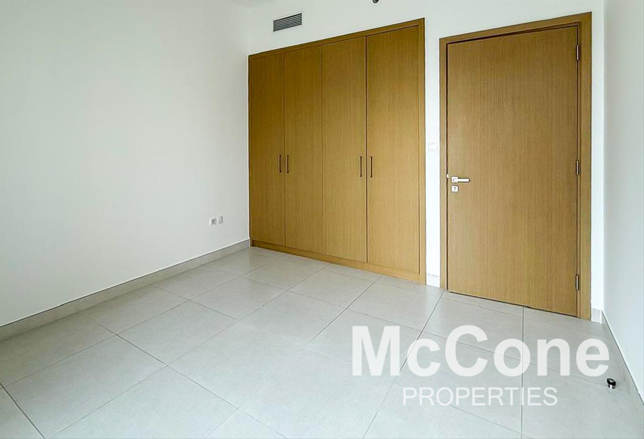 High Floor | Bright Apartment | Vacant photo 6