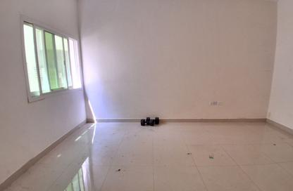 Apartment - 1 - 1 for rent in Fire Station Road - Muwaileh - Sharjah