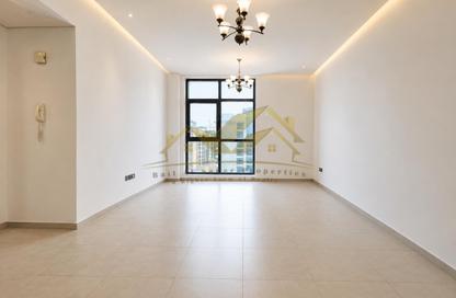 Apartment - 1 Bedroom - 2 Bathrooms for rent in Jumeirah Garden City - Al Satwa - Dubai