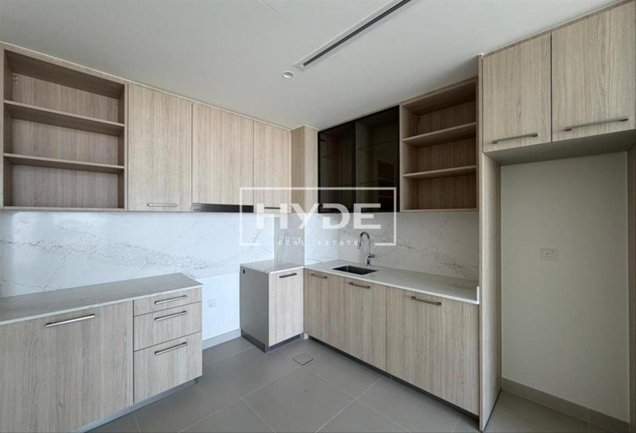 Brand New | Pool View & Appliances Included photo 5