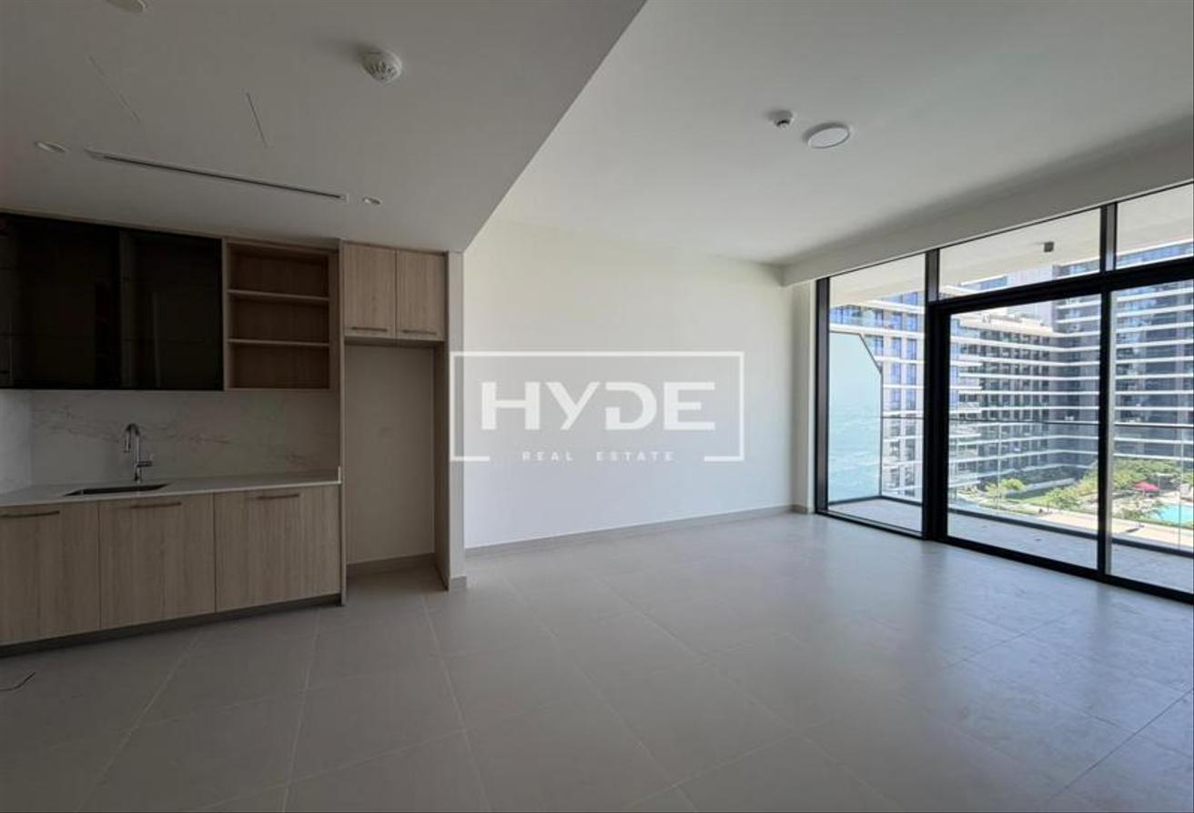 Brand New | Pool View & Appliances Included photo 6