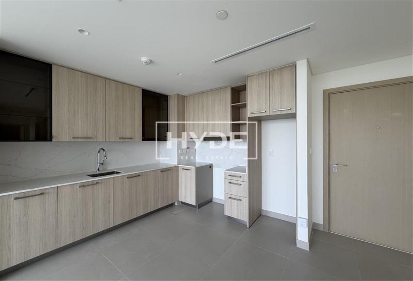 Brand New | Pool View & Appliances Included photo 4