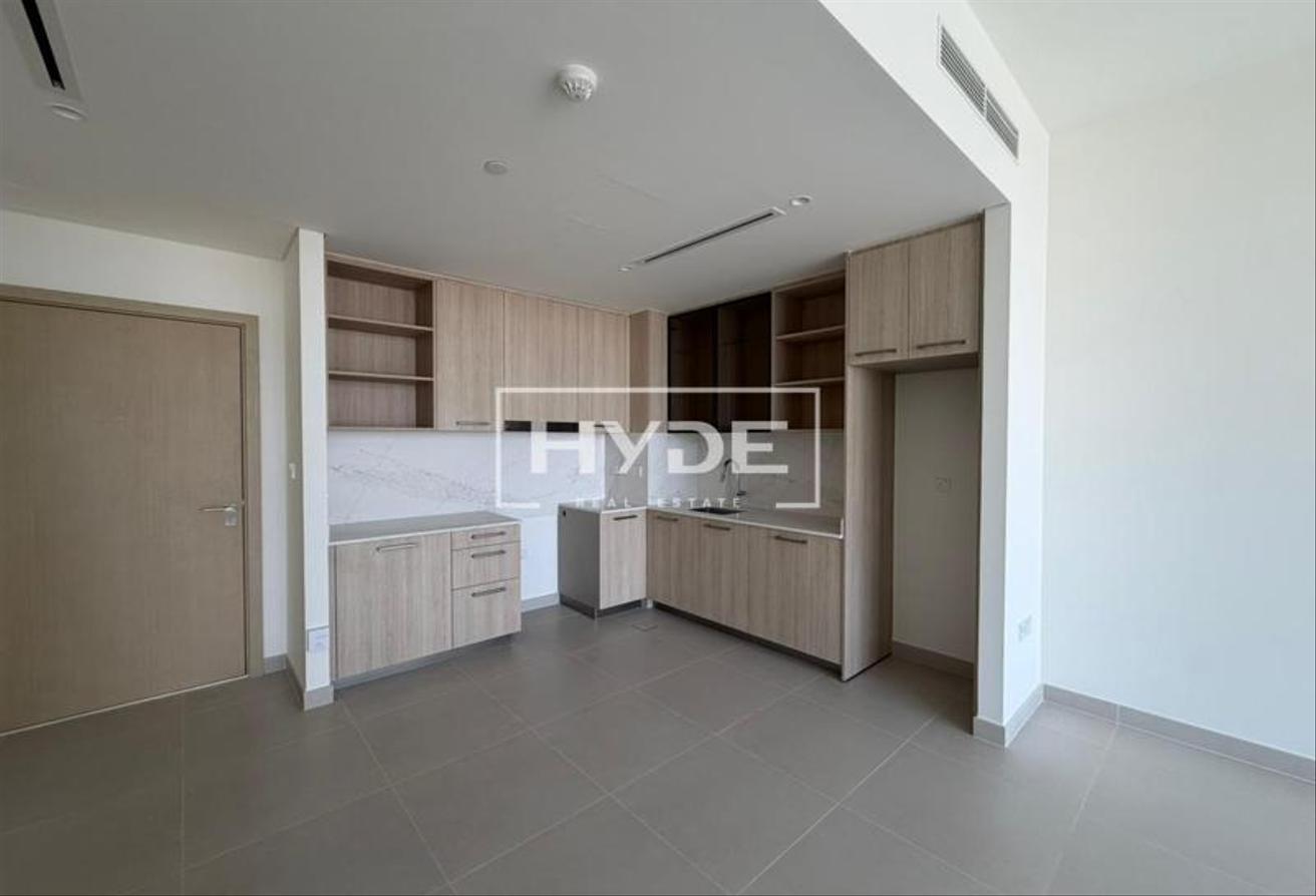 Brand New | Pool View & Appliances Included photo 9