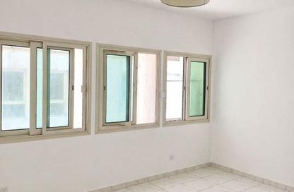 Apartment - 2 Bedrooms - 1 Bathroom for rent in Al Khan Corniche - Al Khan - Sharjah