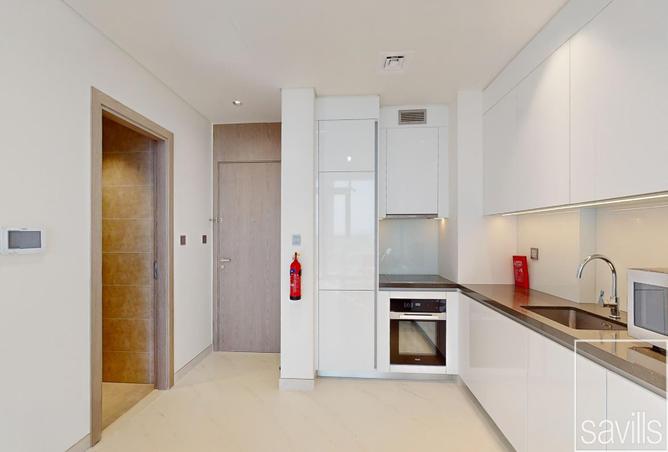 Modern | Central Location | Balcony | Skyline View photo 3