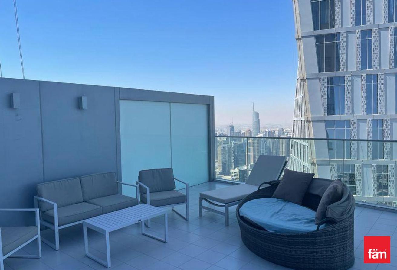 Penthouse | Panoramic Palm views | large balcony photo 4