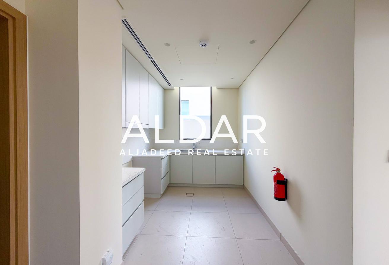 Brand New Branded Villa | Maid Room And Basement photo 11