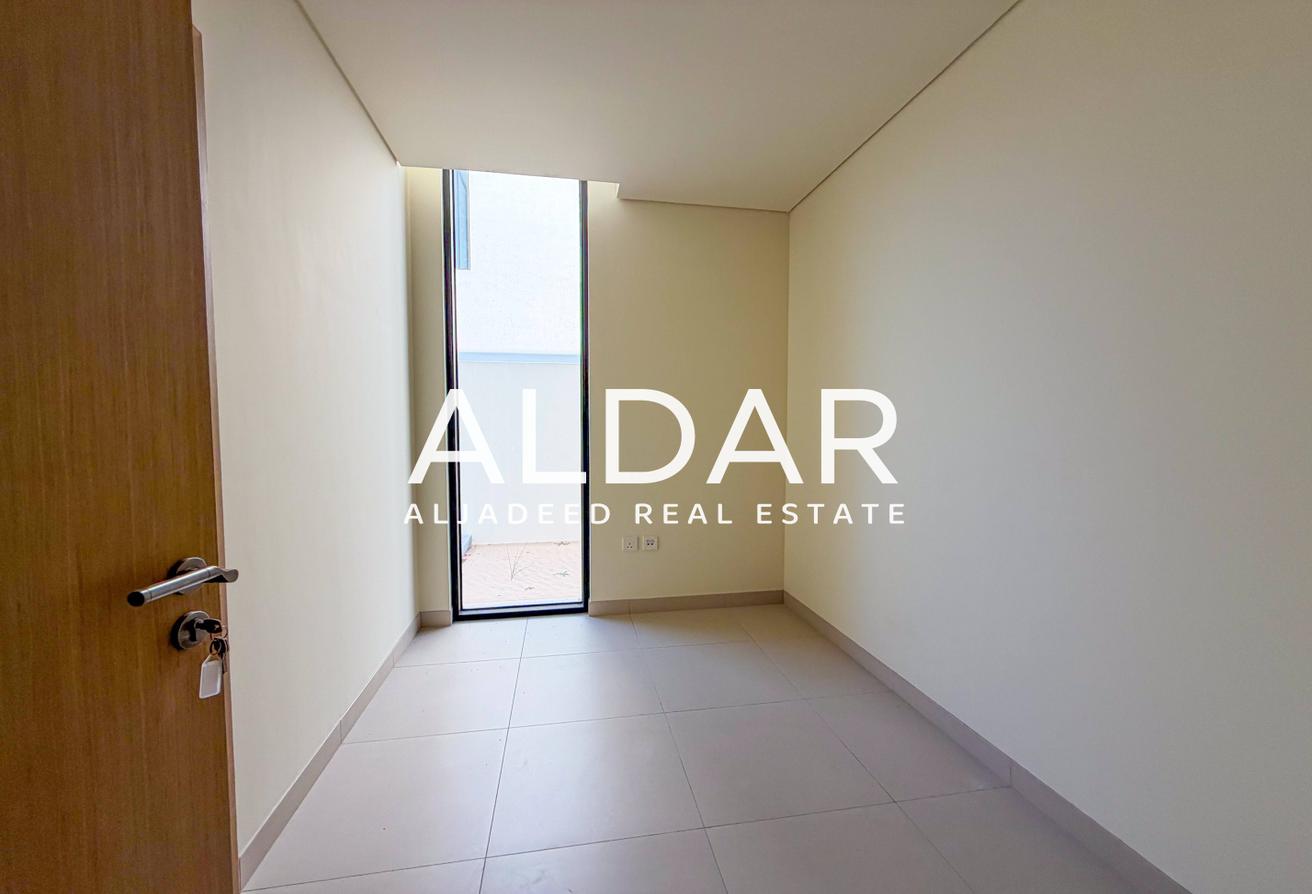 Brand New Branded Villa | Maid Room And Basement photo 8