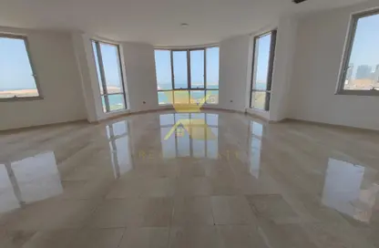 Apartment - 4 Bedrooms - 5 Bathrooms for rent in Al Nahda Tower - Corniche Road - Abu Dhabi